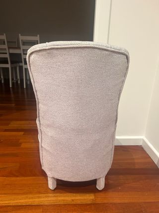 Butaca baja dormitorio tela morado claro