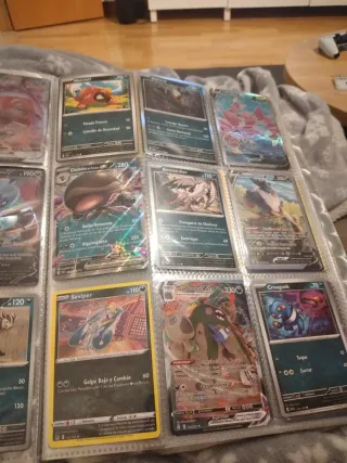 Álbum de cartas Pokémon V y VMAX