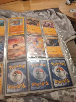 Álbum de cartas Pokémon V y VMAX