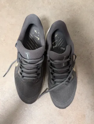 Nike Pegasus Jakob Ingebrigtsen. Talla 42,5