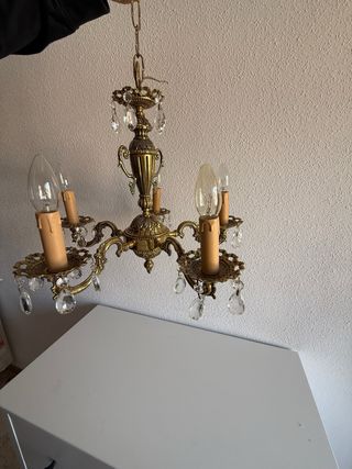 Lámpara de techo, metal dorado.