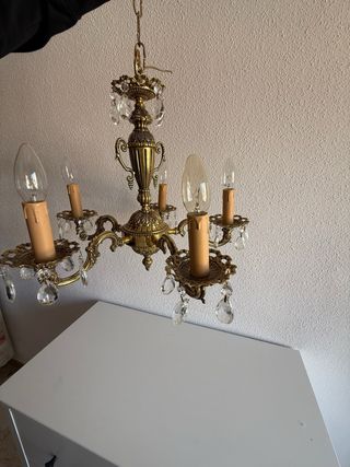 Lámpara de techo, metal dorado.