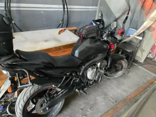 Yamaha FZ600 Naked Negra