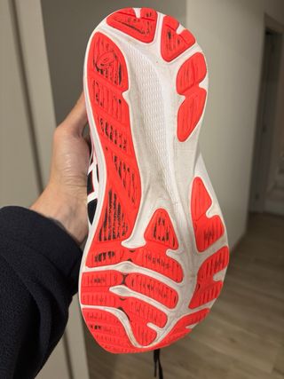 Asics GT 2000 13 Talla 43.5 Negro Naranja