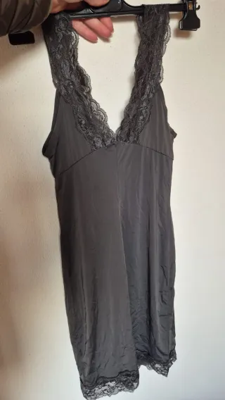 Lingerie con pizzo grigio