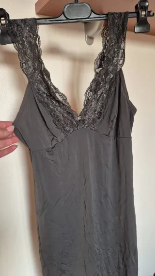 Lingerie con pizzo grigio