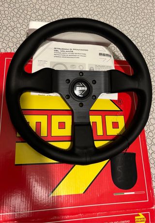Momo Montecarlo V2 320mm Volante