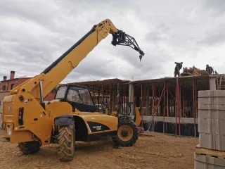 Caterpillar TH580B Telescópica