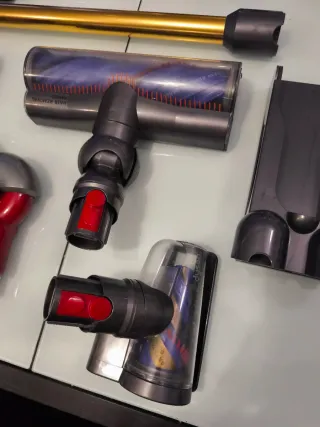 Dyson V12 Slim Aspirapolvere completo di accessori