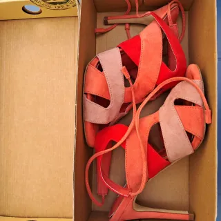 Sandalias elegantes y originales.