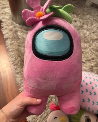 Peluche Among Us Rosa con Flor
