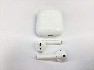 in-ear apple airpods 2 gen