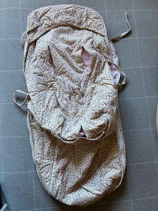 Saco Bugaboo Bee floral con interior en rosa