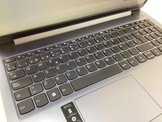 pc portatil lenovo 82xq