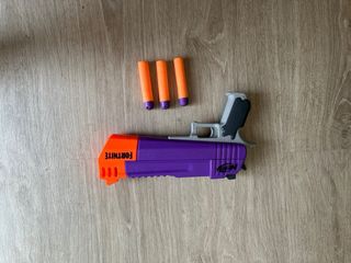 Pistola Nerf Fortnite con 3 dardos