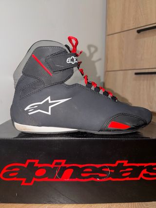 Zapatos Moto Talla 43 Alpinestars Negros y Rojos