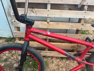 Bicicleta BMX Roja