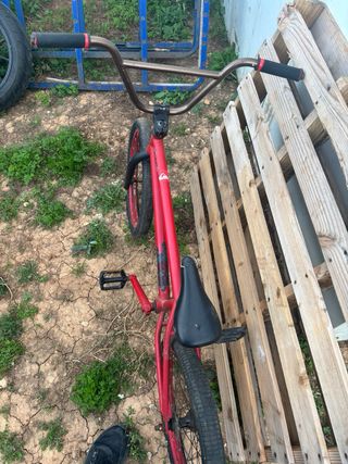 Bicicleta BMX Roja