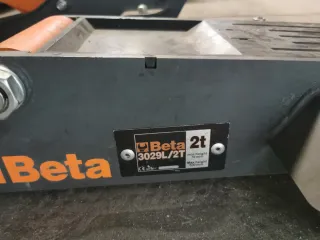 Elevador hidráulico Beta 2t 4 ruedas