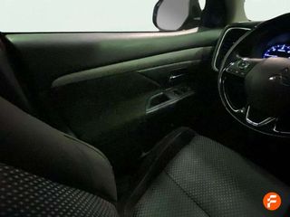 Mitsubishi Outlander 220 DI-D Motion 2WD 5 Plazas