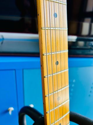 Fender Squier Stratocaster Coreia Gold Logo
