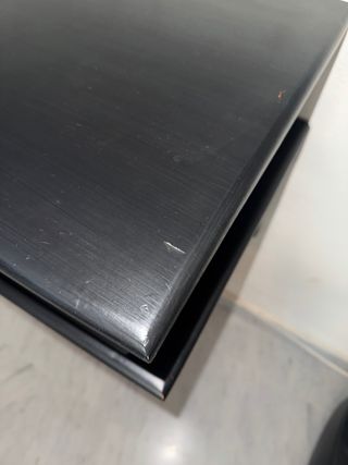 Mueble de madera restaurado negro