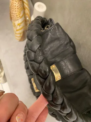 Borsa Miu Miu Pelle Nera Dettagli Oro