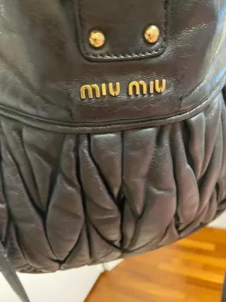 Borsa Miu Miu Pelle Nera Dettagli Oro