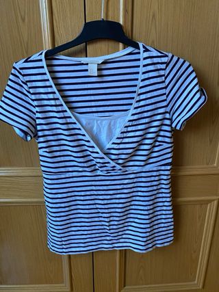 Una camiseta H&M MAMA
