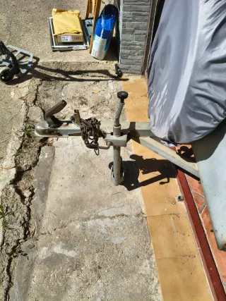 Remolque con rueda de repuesto
