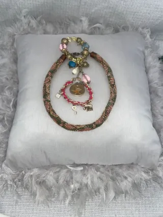 Bisutería artesanal con abalorios