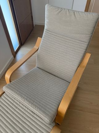 Butaca y reposapiés POÄNG IKEA gris