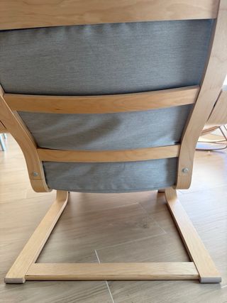 Butaca y reposapiés POÄNG IKEA gris