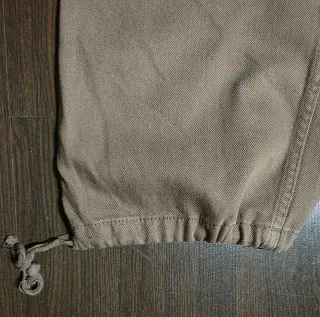 Pantalones cargo Bershka marrones