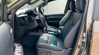 Toyota Hilux 2023 2.8 D-4D 4X4 INVINCIBLE