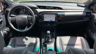 Toyota Hilux 2023 2.8 D-4D 4X4 INVINCIBLE