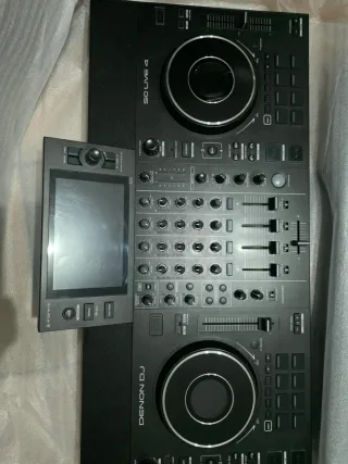 Denon DJ SC LIVE 4 Controlador DJ