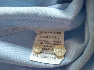 Camisa azul de Álvaro Moreno.