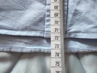 Camisa azul de Álvaro Moreno.