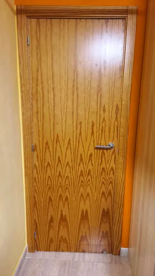 Puerta de madera interior