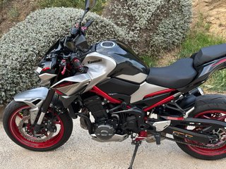 Kawasaki Z900 Full