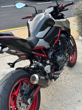 Kawasaki Z900 Full
