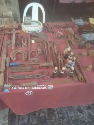 Herramientas antiguas y antigüedades