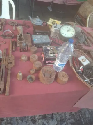 Herramientas antiguas y antigüedades