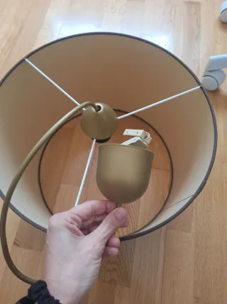 Lámpara de techo marrón tela y metal