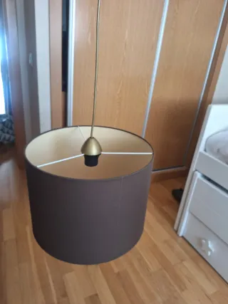 Lámpara de techo marrón tela y metal