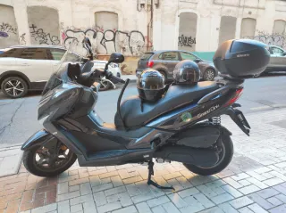 Kymco Grand Dink 125 Negra+2 cascos+ Baúl+Pitón