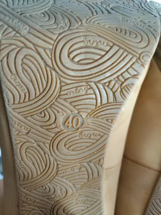 Zapatos de tacón Mustang beige