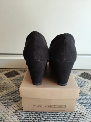 Zapatos de tacón cuña negros