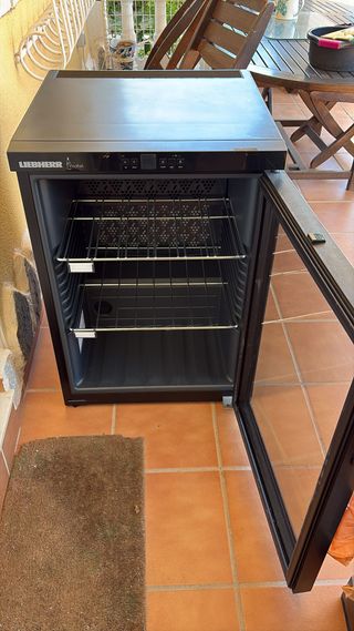 Vinoteca Liebherr WKB 1812 Negra 0.89m